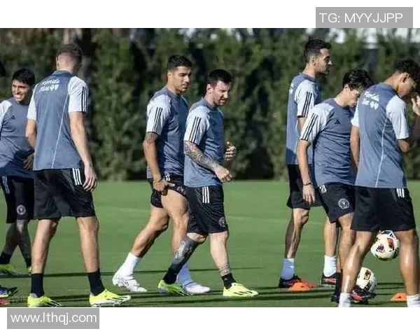 足球超级球星身高一览表 揭秘世界顶级球员的身高差异与表现分析