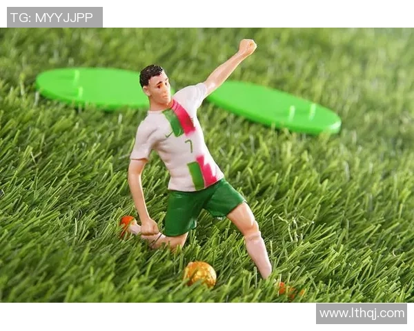 精致足球球星手办展现运动魅力与艺术工艺完美融合 精致足球球星手办展现运动魅力与艺术工艺完美融合