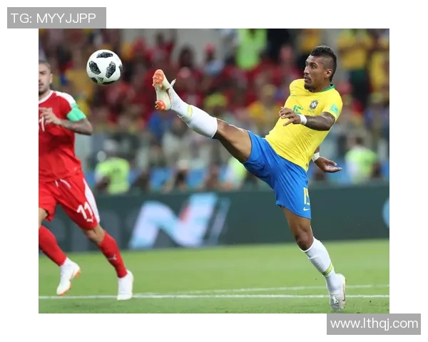 足球巨星赛前佩戴耳机展现时尚风格引发球迷热议 足球巨星赛前佩戴耳机展现时尚风格引发球迷热议